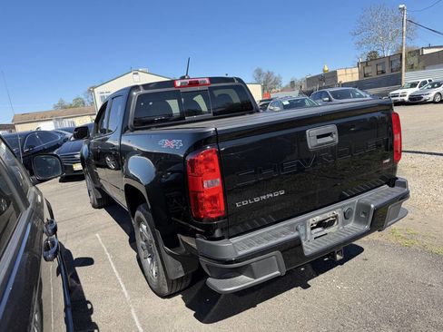 Used 2022 Chevrolet Colorado LT w/ LT Convenience Package image 3