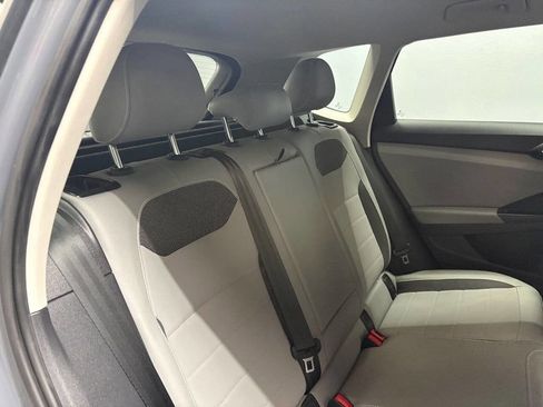 Used 2022 Volkswagen Taos SE image 37