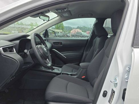 Used 2026 Toyota Corolla Cross LE AWD/4WD image 20