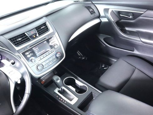 Used 2017 Nissan Altima 2.5 SR image 28