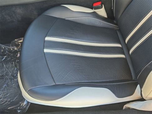 Used 2020 Aston Martin V8 Vantage Coupe image 29