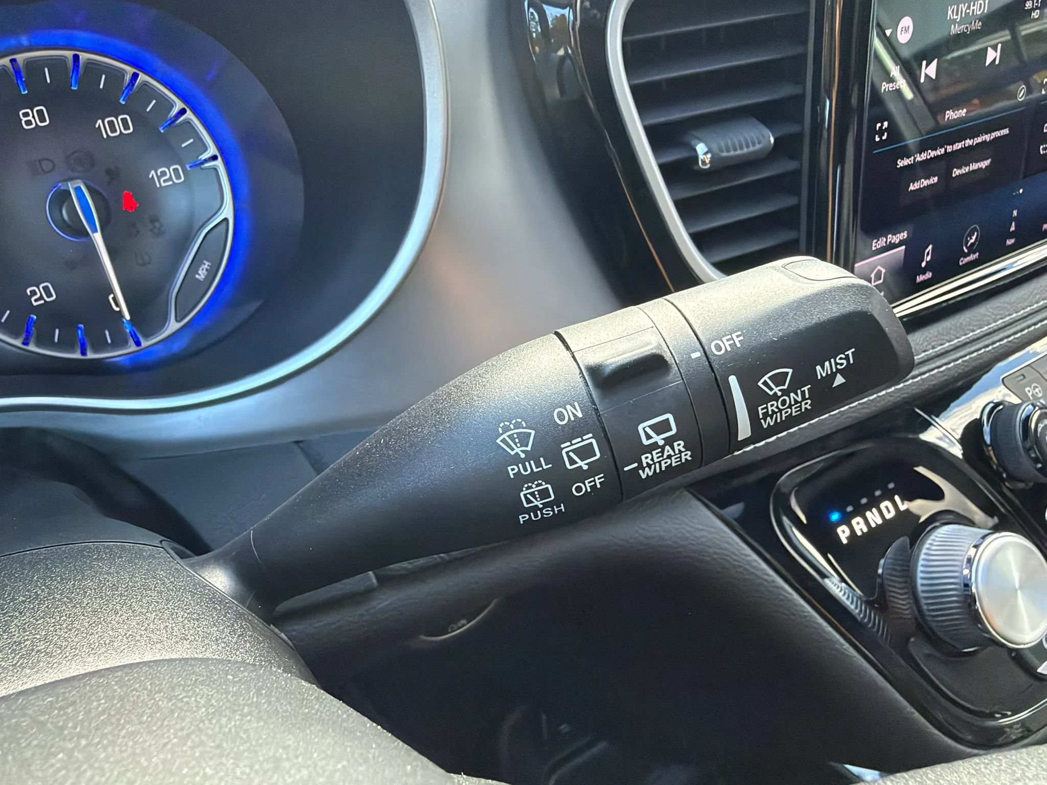 Used 2022 Chrysler Pacifica Touring-L w/ Uconnect Theater Family Group AWD/4WD image 21
