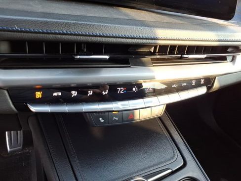 Used 2025 Cadillac XT4 Sport w/ Cold Weather Package FWD image 29