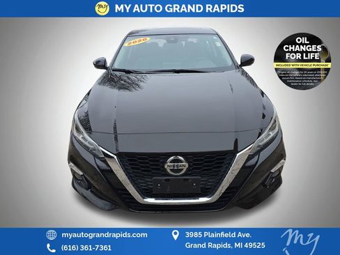 Used 2020 Nissan Altima 2.5 Platinum AWD/4WD image 2