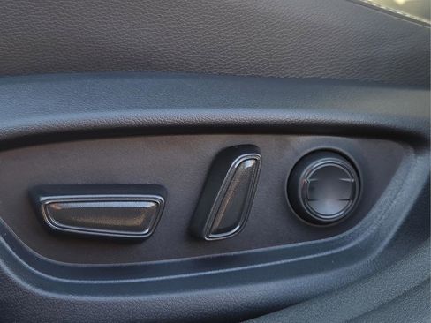 Used 2026 Toyota Camry SE w/ Multimedia Upgrade Package image 19