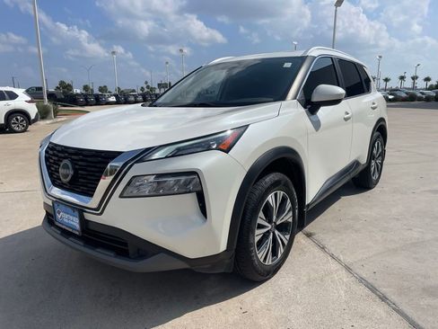 Certified 2023 Nissan Rogue SV w/ SV Premium B Package FWD image 3
