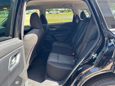 Used 2025 Nissan Rogue SV FWD image 28