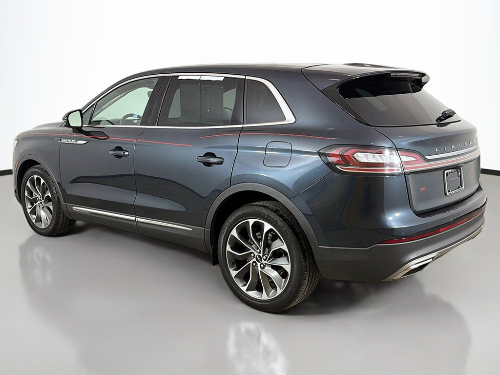 Used 2023 Lincoln Nautilus Reserve AWD/4WD image 13