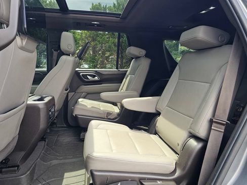Used 2021 Chevrolet Tahoe LT w/ LT Signature Plus Package RWD image 18