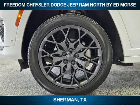 Used 2024 Jeep Grand Cherokee Summit w/ High Altitude Package AWD/4WD image 7