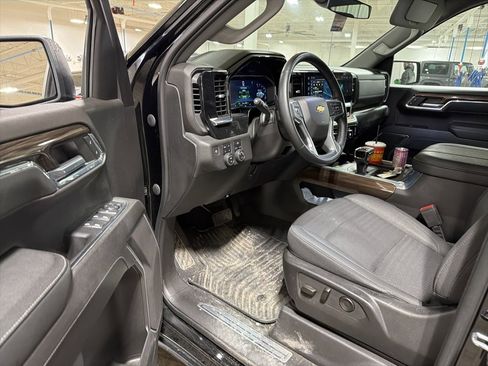 Certified 2023 Chevrolet Silverado 1500 LT w/ Z71 Off-Road Package image 8