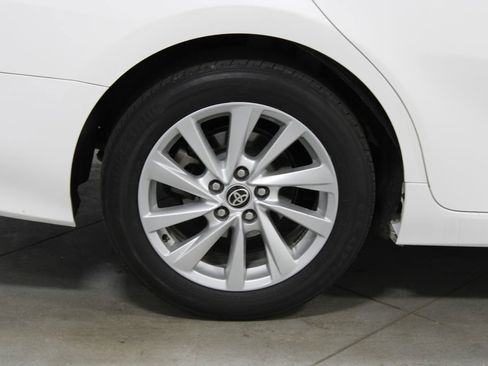 Used 2021 Toyota Camry LE image 13