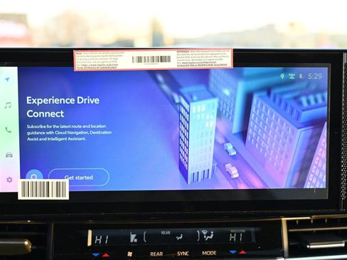 Used 2025 Toyota Sienna XSE image 27