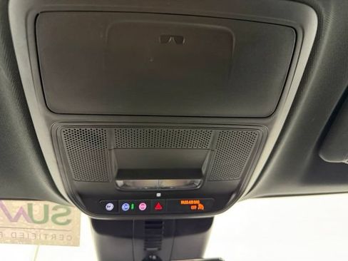 Used 2026 GMC Acadia Elevation w/ Elevation Premium Package FWD image 20