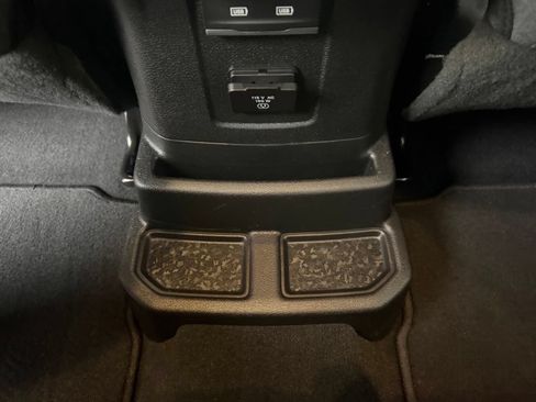 Used 2025 Jeep Wrangler Unlimited Sahara w/ Safety Group AWD/4WD image 40