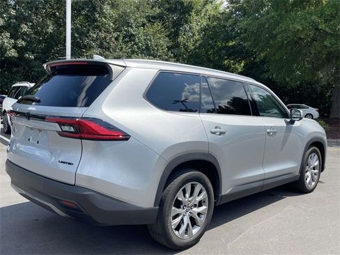 Used 2024 Toyota Grand Highlander Limited image 6