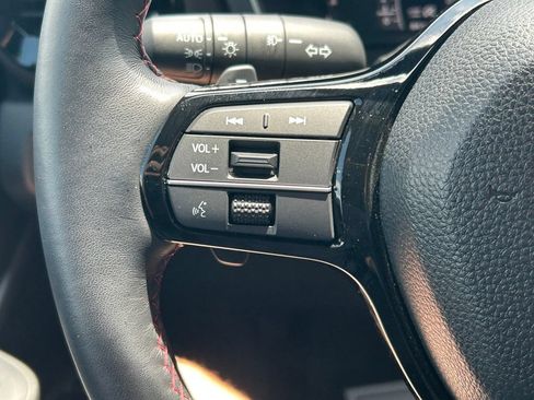 Used 2025 Honda Pilot Black Edition image 40