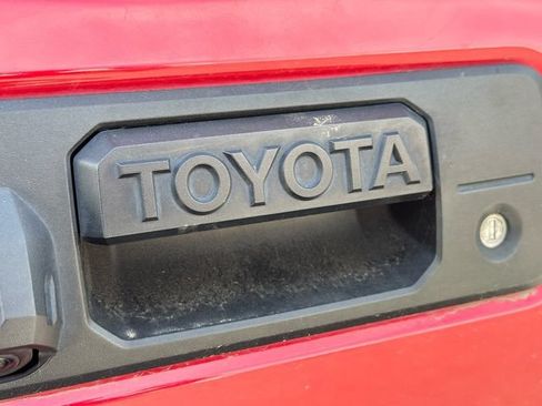 Used 2023 Toyota Tacoma TRD Off-Road w/ Technology Package AWD/4WD image 10