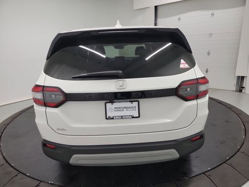 Used 2025 Honda Pilot EX-L image 8