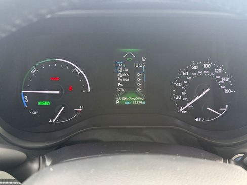 Used 2021 Toyota Sienna XLE image 15