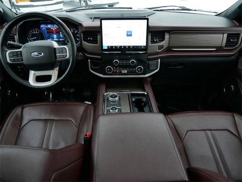 Used 2023 Ford Expedition Limited image 12
