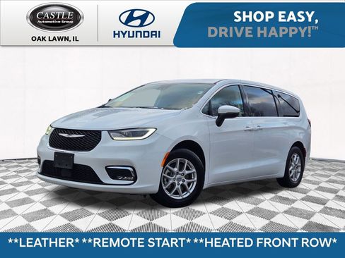 Used 2023 Chrysler Pacifica Touring-L image 1