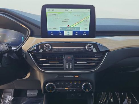 Used 2022 Ford Escape Titanium w/ Titanium Elite Package image 17