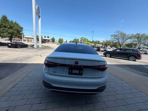 Used 2025 Volkswagen Jetta SE FWD image 16