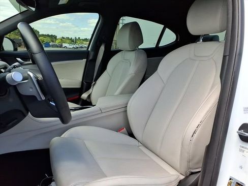 Used 2025 Genesis G70 2.5T RWD image 24