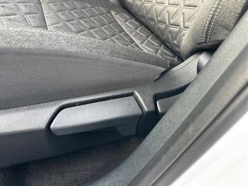 Used 2025 Nissan Kicks SV image 14