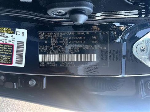 Used 2025 Toyota Highlander LE image 6