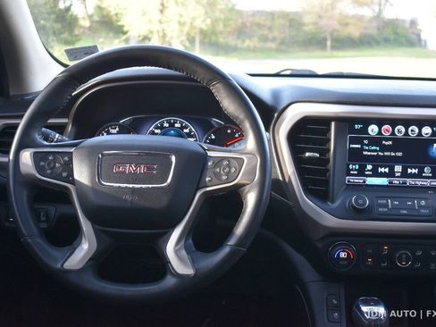 Used 2017 GMC Acadia Denali w/ Technology Package AWD/4WD image 21