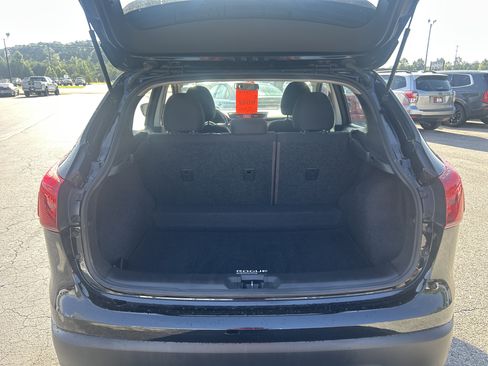 Used 2018 Nissan Rogue Sport S FWD image 38