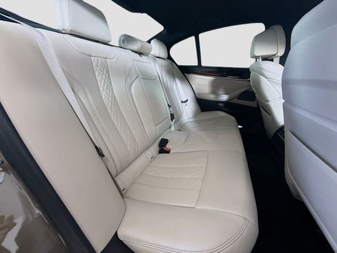 Used 2018 BMW 540i w/ Luxury Seating Package RWD image 27