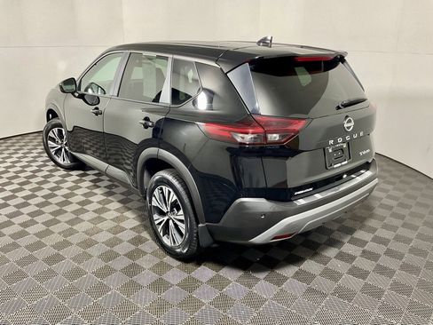 Used 2023 Nissan Rogue SV image 10