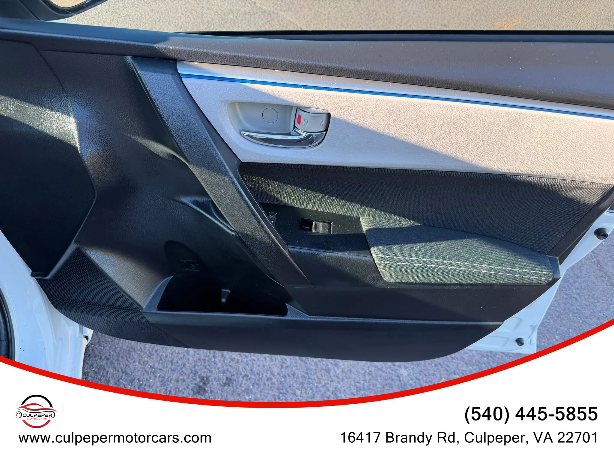 Used 2014 Toyota Corolla LE FWD image 15