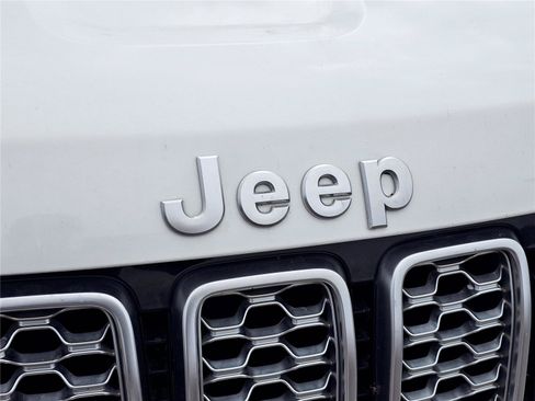 Used 2020 Jeep Grand Cherokee Summit AWD/4WD image 3