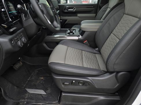 New 2026 Chevrolet Silverado 2500 ZR2 AWD/4WD image 15
