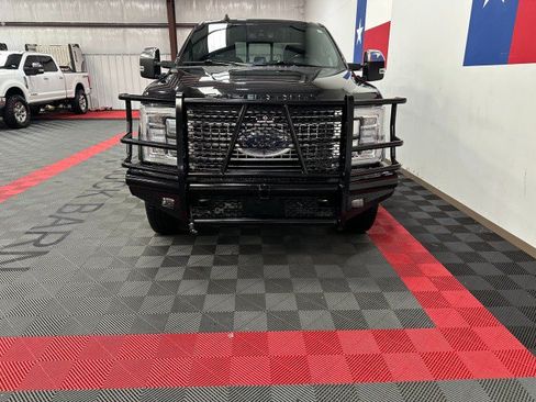 Used 2019 Ford F250 Platinum w/ FX4 Off-Road Package AWD/4WD image 17