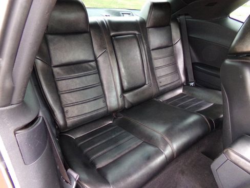 Used 2014 Dodge Challenger R/T RWD image 26