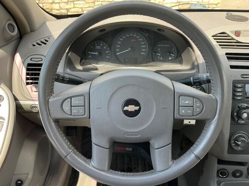 Used 2005 Chevrolet Malibu LT FWD image 16
