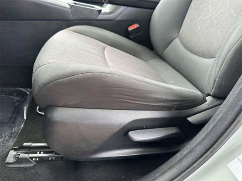 Used 2019 Toyota RAV4 XLE image 22