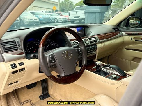 Used 2016 Lexus LS 460 w/ Comfort Package RWD image 22