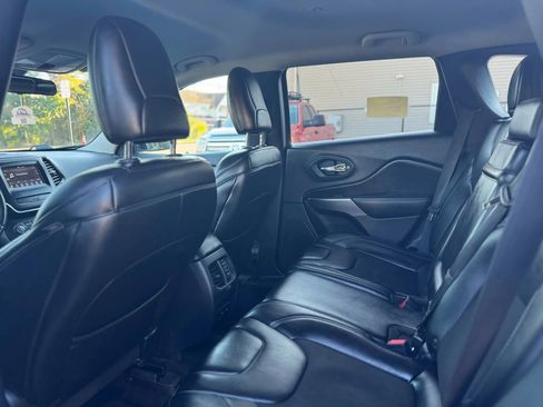 Used 2019 Jeep Cherokee Latitude Plus image 21