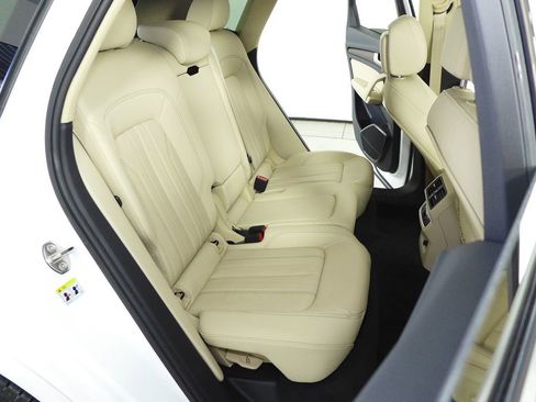 Used 2023 Audi Q5 2.0T Premium w/ Convenience Package image 20