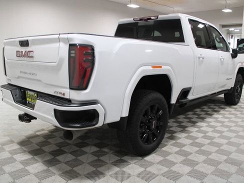 Used 2024 GMC Sierra 2500 AT4 w/ AT4 Premium Plus Package image 11