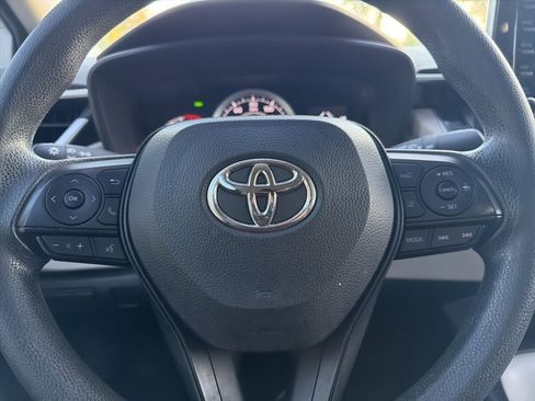 Used 2022 Toyota Corolla LE w/ LE Convenience Package FWD image 10