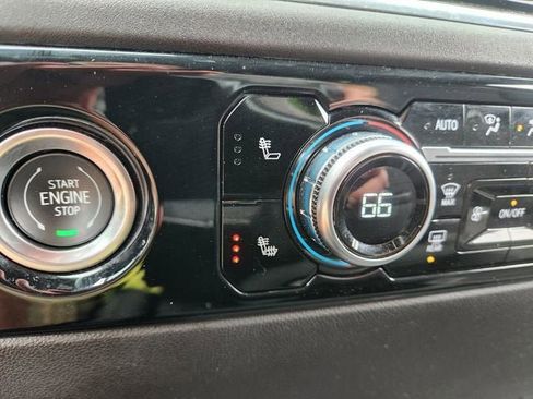 Used 2024 GMC Sierra 1500 Elevation image 29