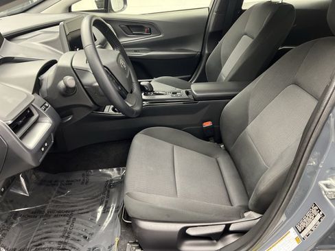 Used 2023 Toyota Prius LE FWD image 11