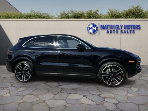 Used 2020 Porsche Cayenne image 2